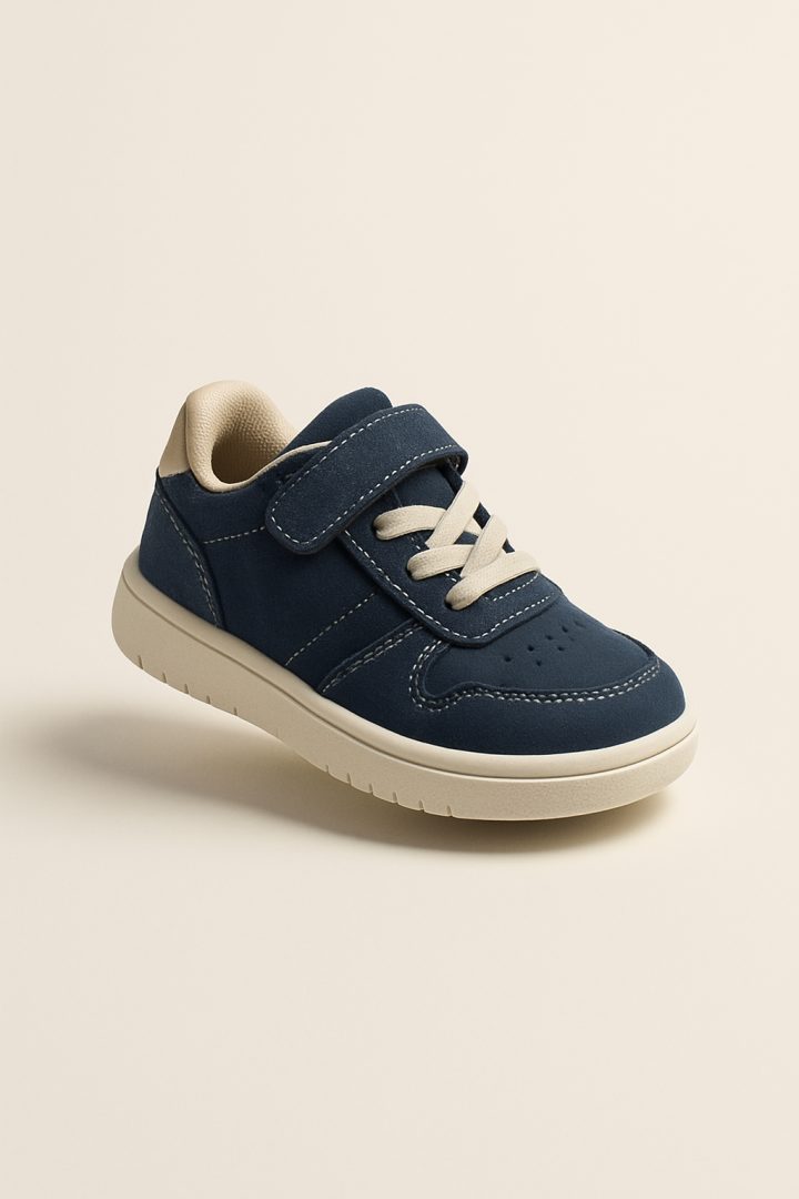Sneaker bambino con strappo — Pittarosso